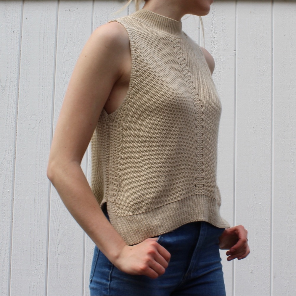Miami sleeveless sweater